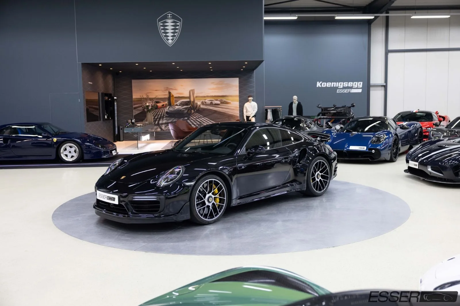 2017 Porsche 911 Turbo S, 4/30