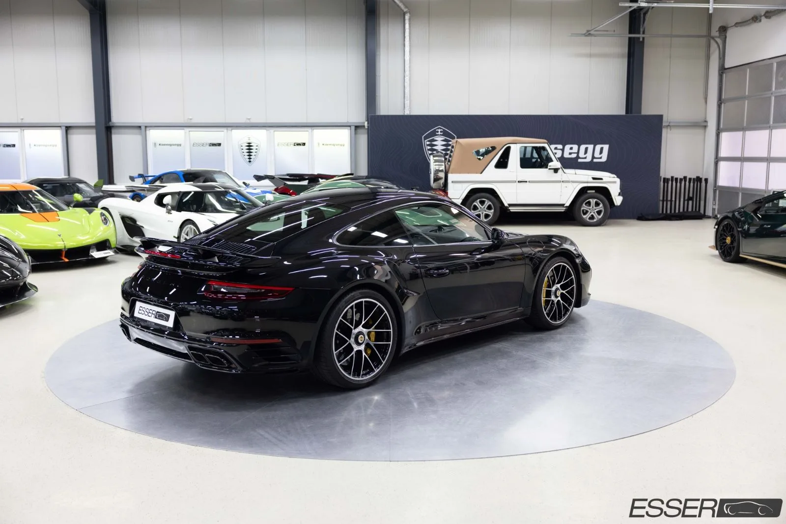 2017 Porsche 911 Turbo S, 21/30