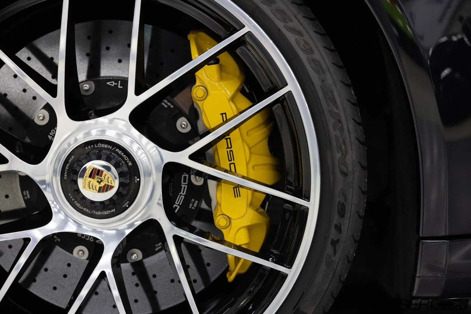 2017 Porsche 911 Turbo S, 25/30