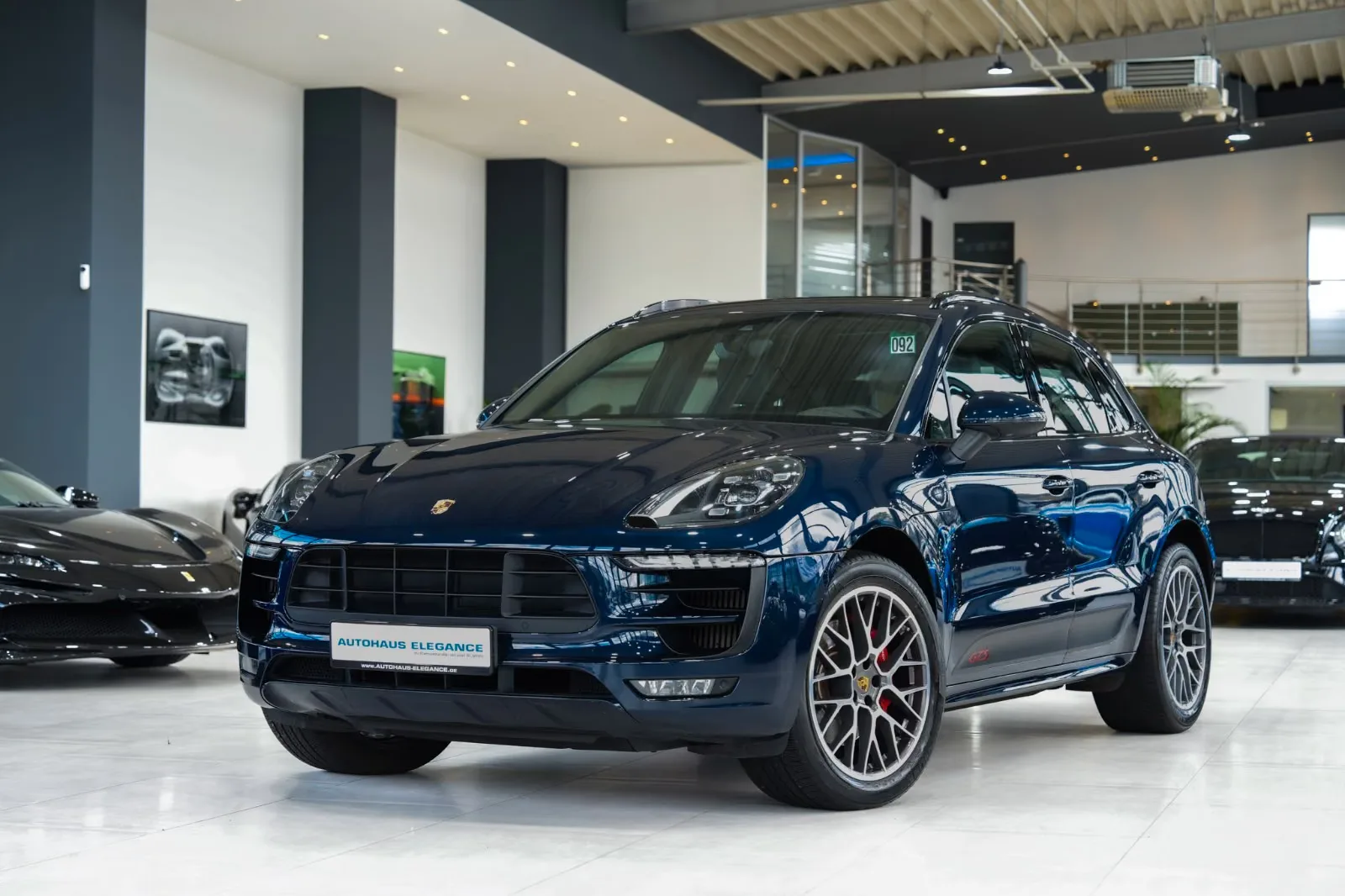 2017 Porsche Macan GTS angeboten von einem Fachhändler in Köln, Deutschland, Hauptfoto