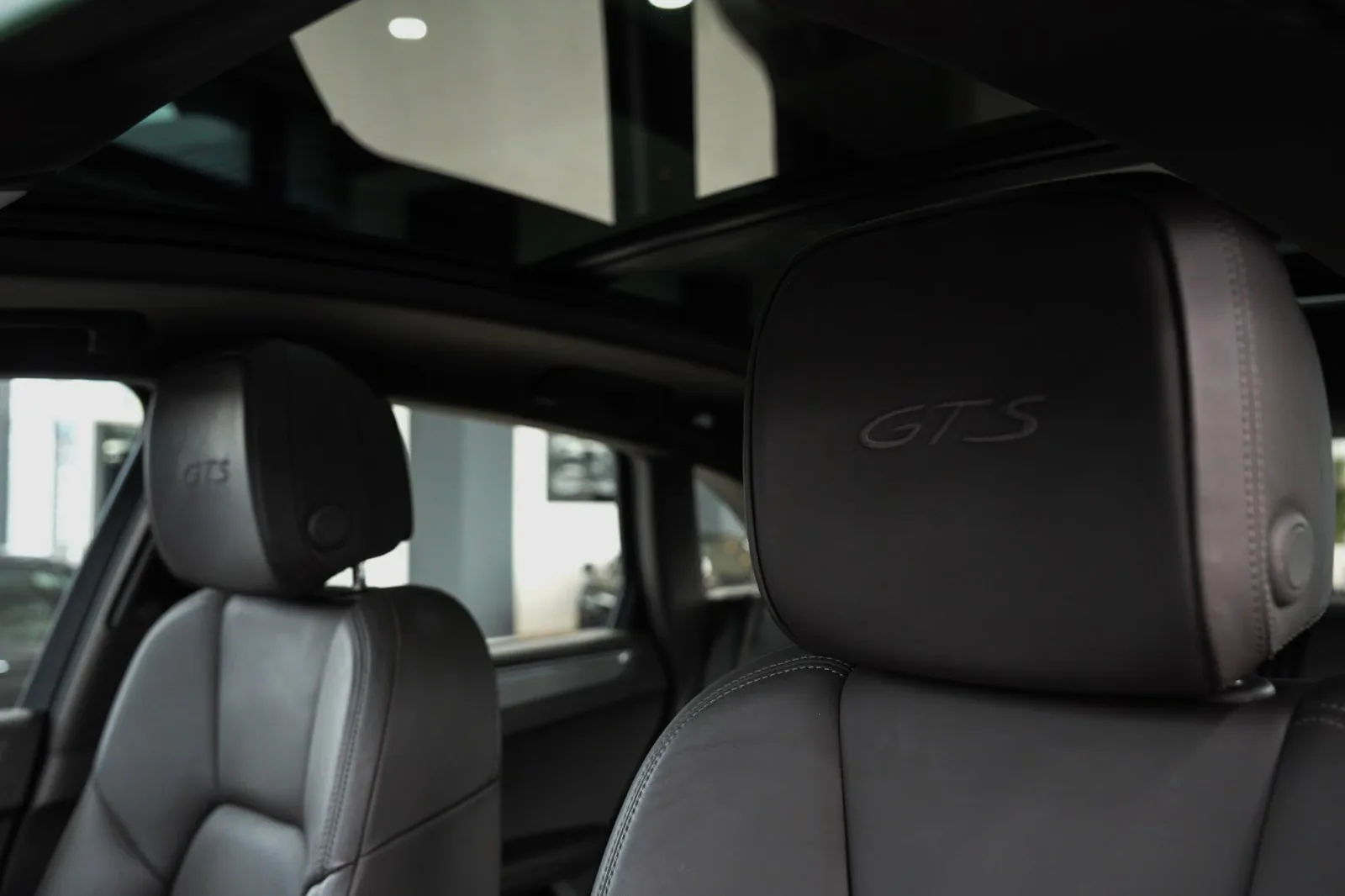 2017 Porsche Macan GTS, 18/30