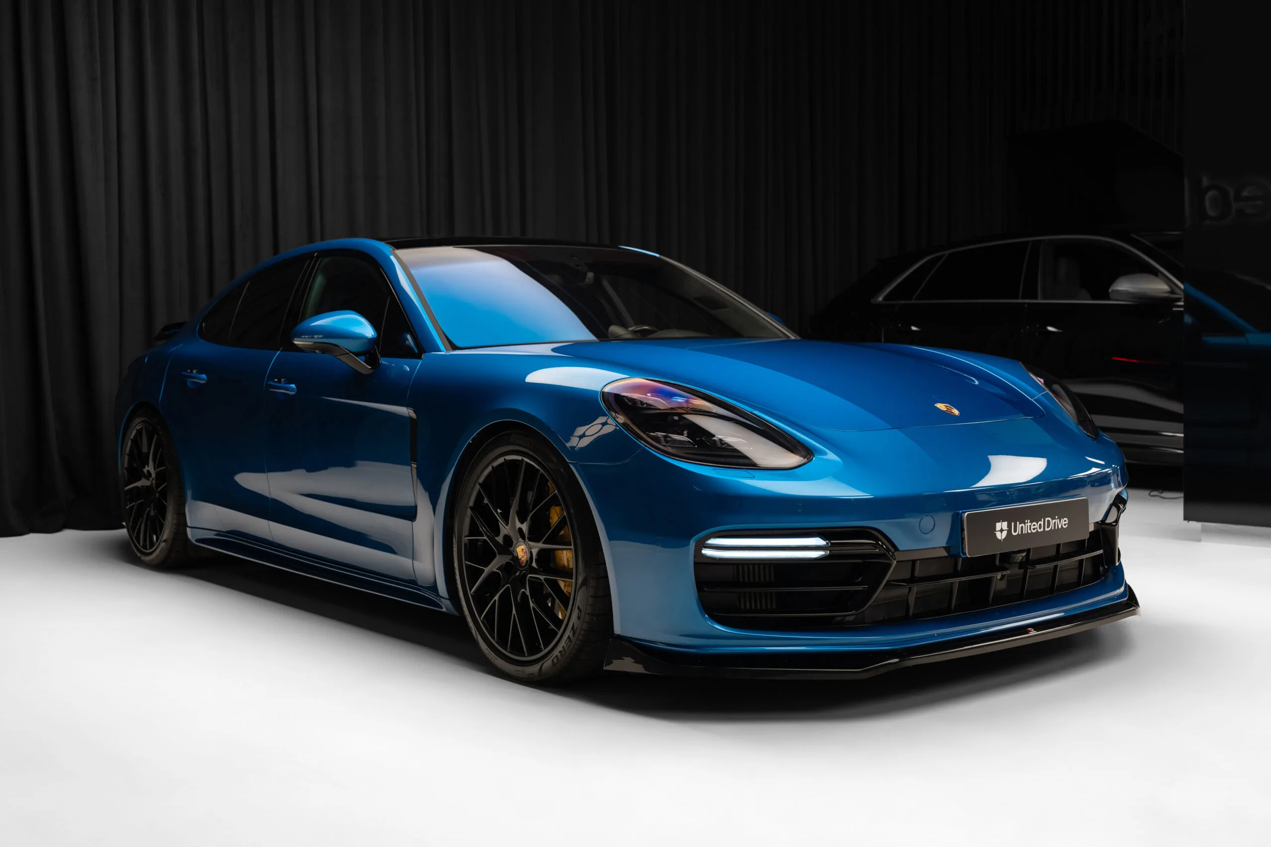 2017 Porsche Panamera 4S, 3/30