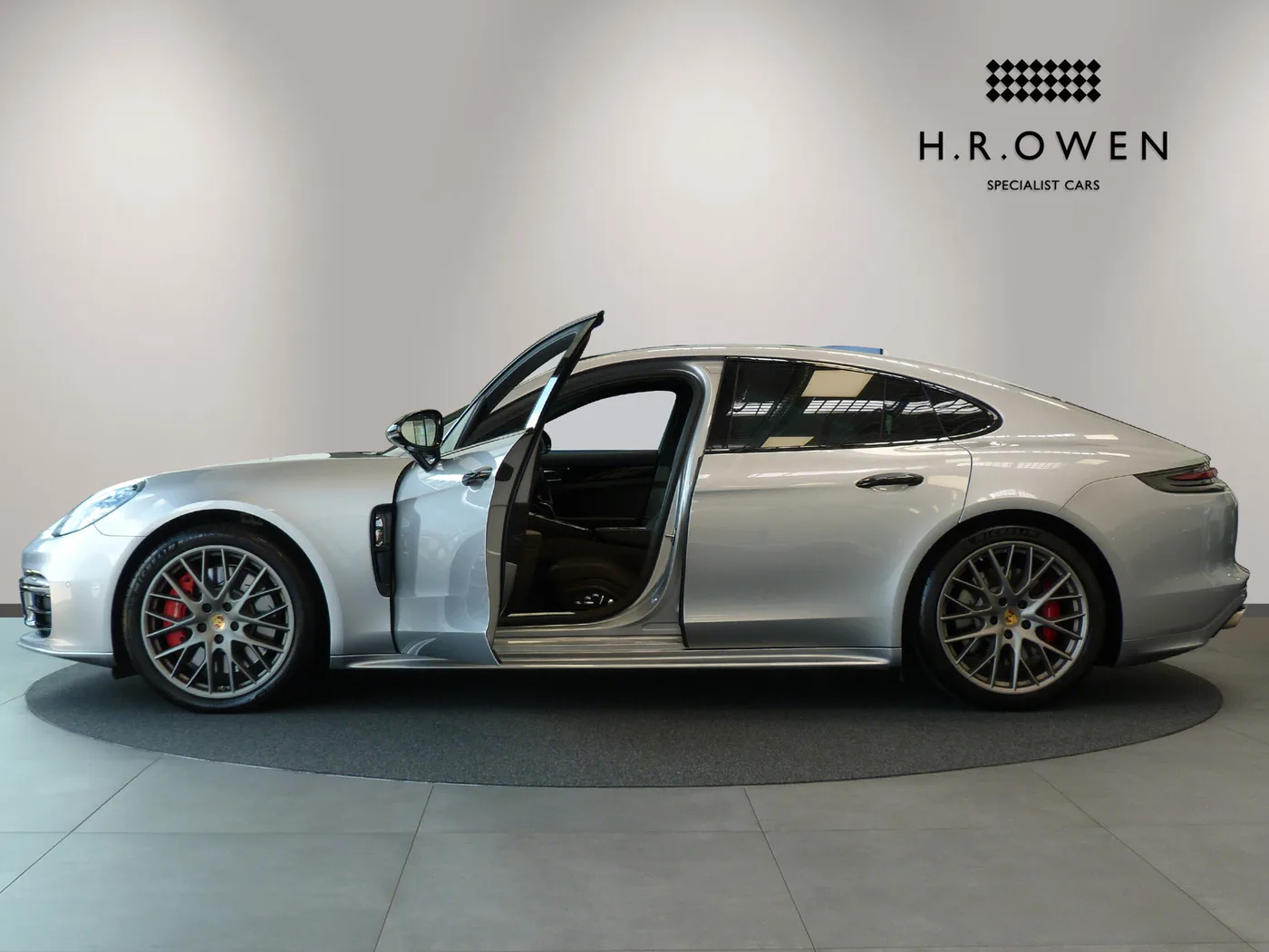 2017 Porsche Panamera angeboten von einer Vertragshändlergruppe in Cheltenham, Vereinigtes Königreich, Foto 7 von 25