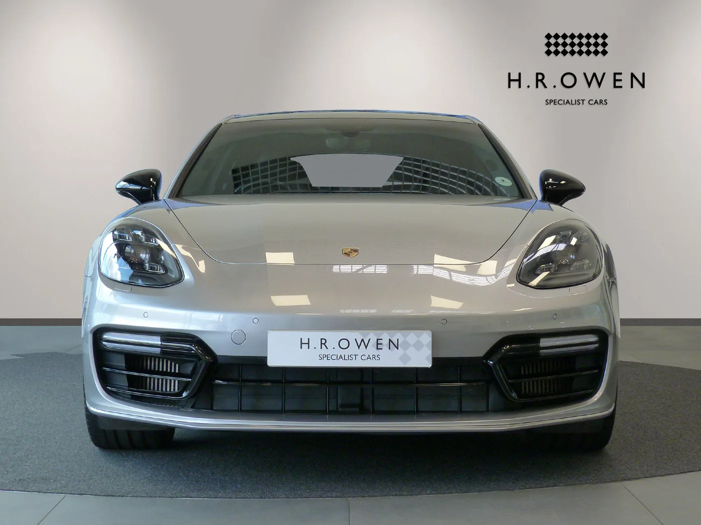 2017 Porsche Panamera angeboten von einer Vertragshändlergruppe in Cheltenham, Vereinigtes Königreich, Foto 9 von 25