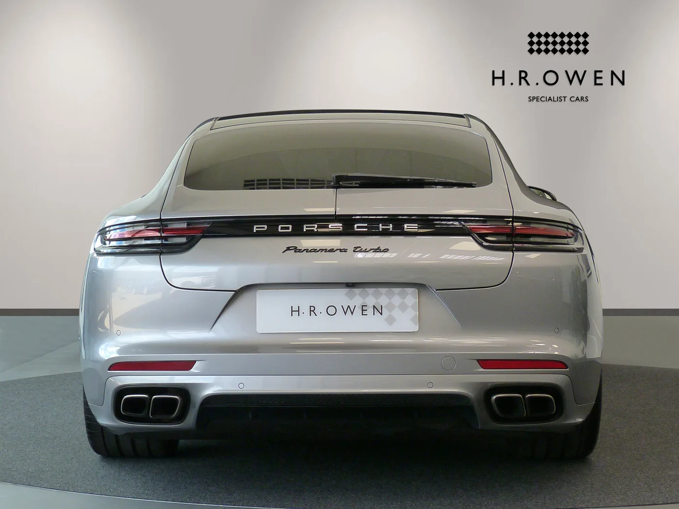 2017 Porsche Panamera angeboten von einer Vertragshändlergruppe in Cheltenham, Vereinigtes Königreich, Foto 11 von 25