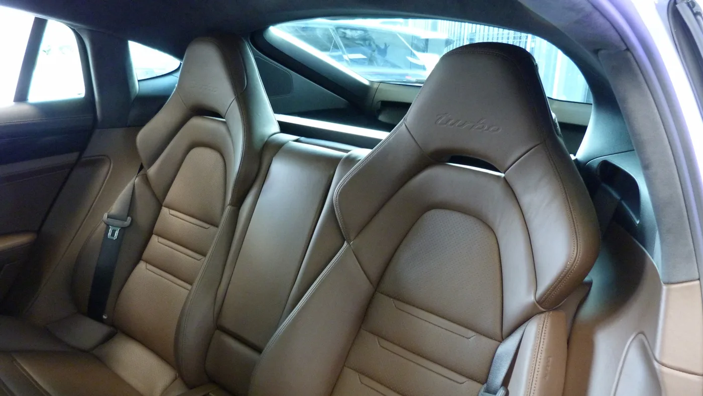 2017 Porsche Panamera angeboten von einer Vertragshändlergruppe in Cheltenham, Vereinigtes Königreich, Foto 21 von 25