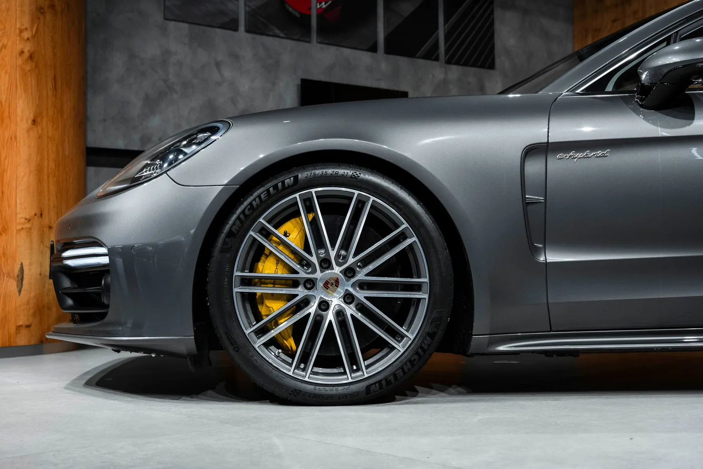 2017 Porsche Panamera Turbo S E-Hybrid angeboten von einem Fachhändler in Bratislava, Slowakei, Foto 2 von 15