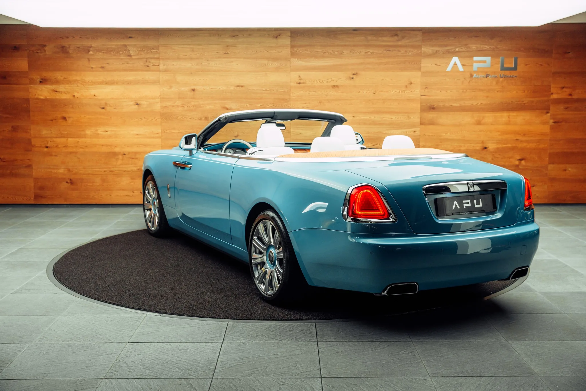 2017 Rolls-Royce Dawn, 3/30