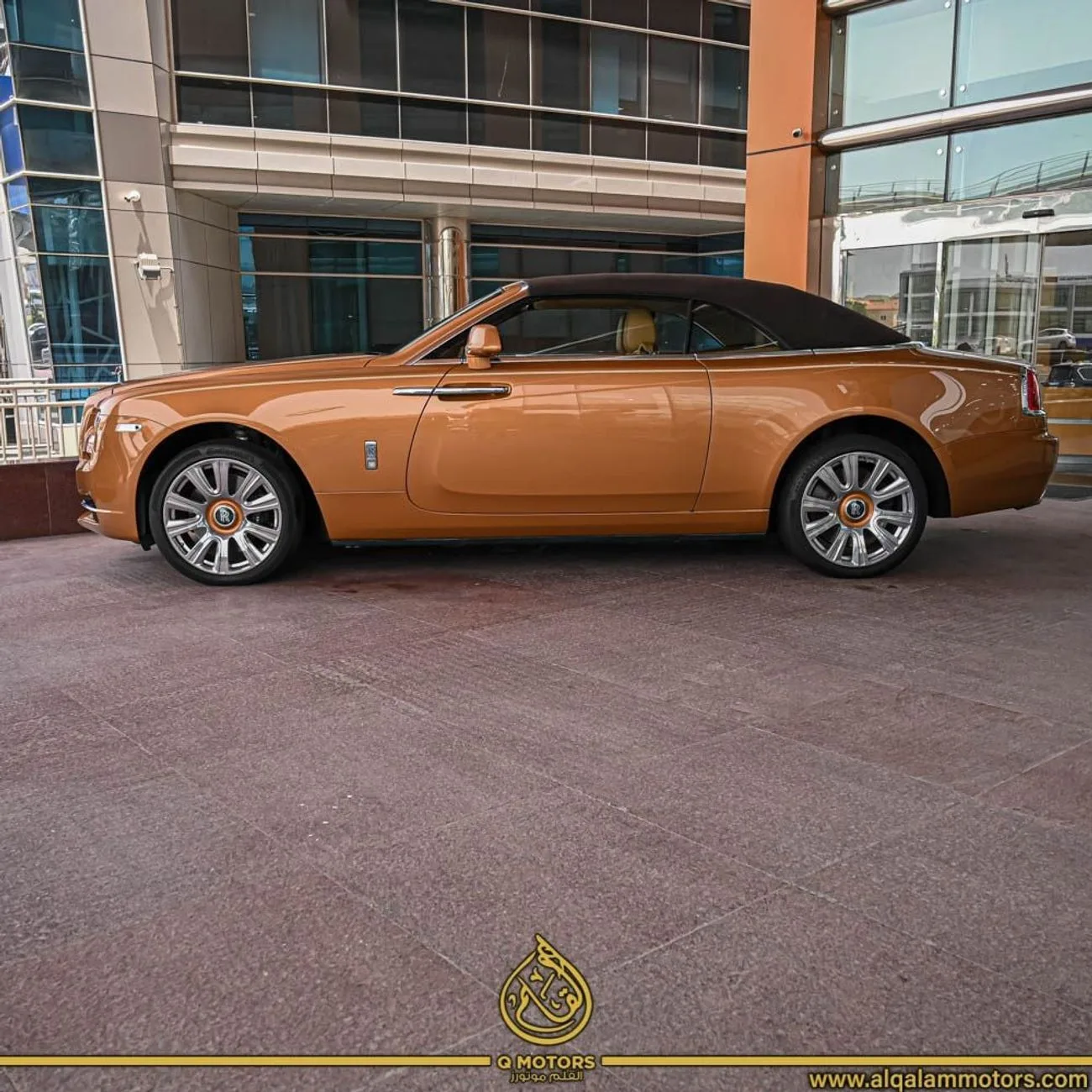 2017 Rolls-Royce Dawn angeboten von einem Fachhändler in Dubai, Vereinigte Arabische Emirate, Foto 3 von 11
