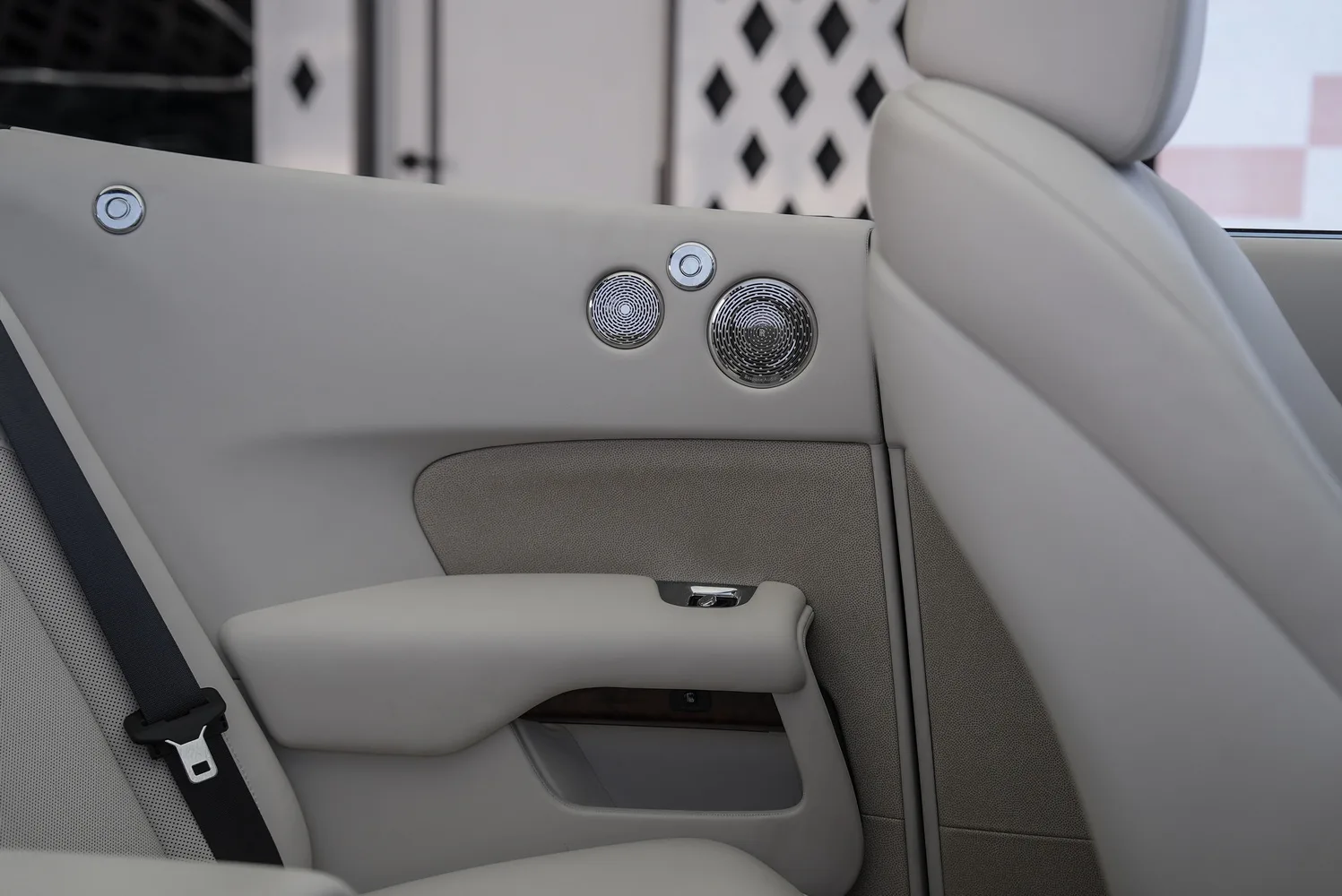 2017 Rolls-Royce Dawn, 14/15