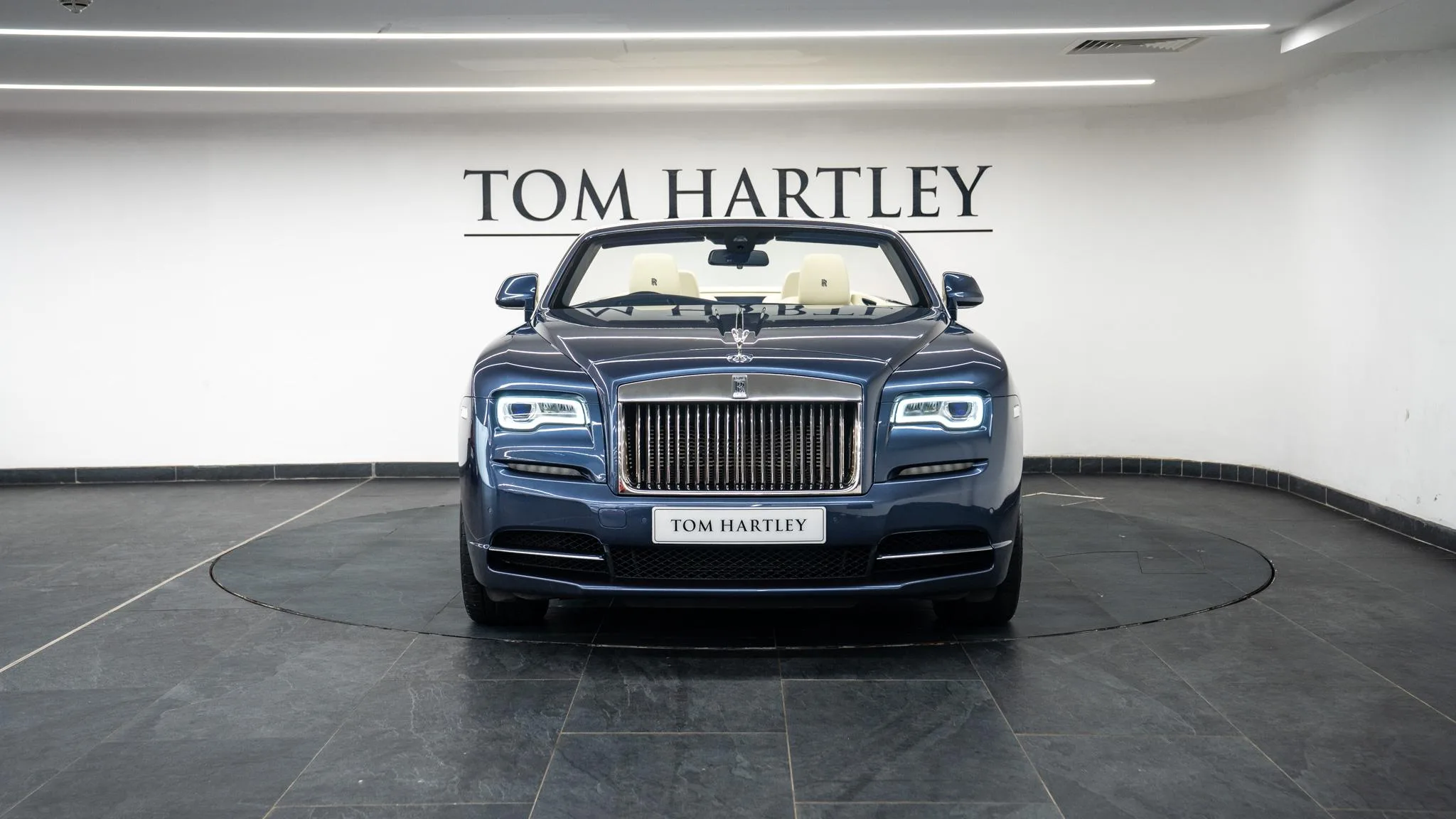 2017 Rolls-Royce Dawn, 2/30