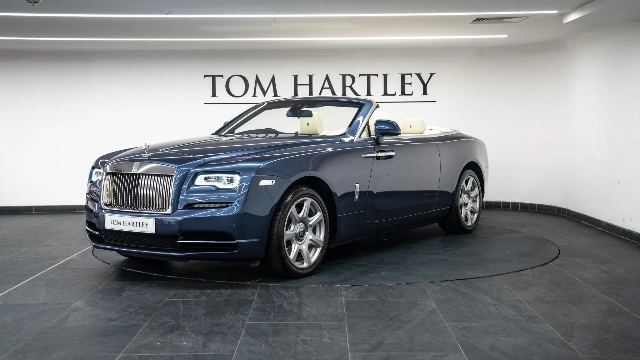 2017 Rolls-Royce Dawn, 3/30