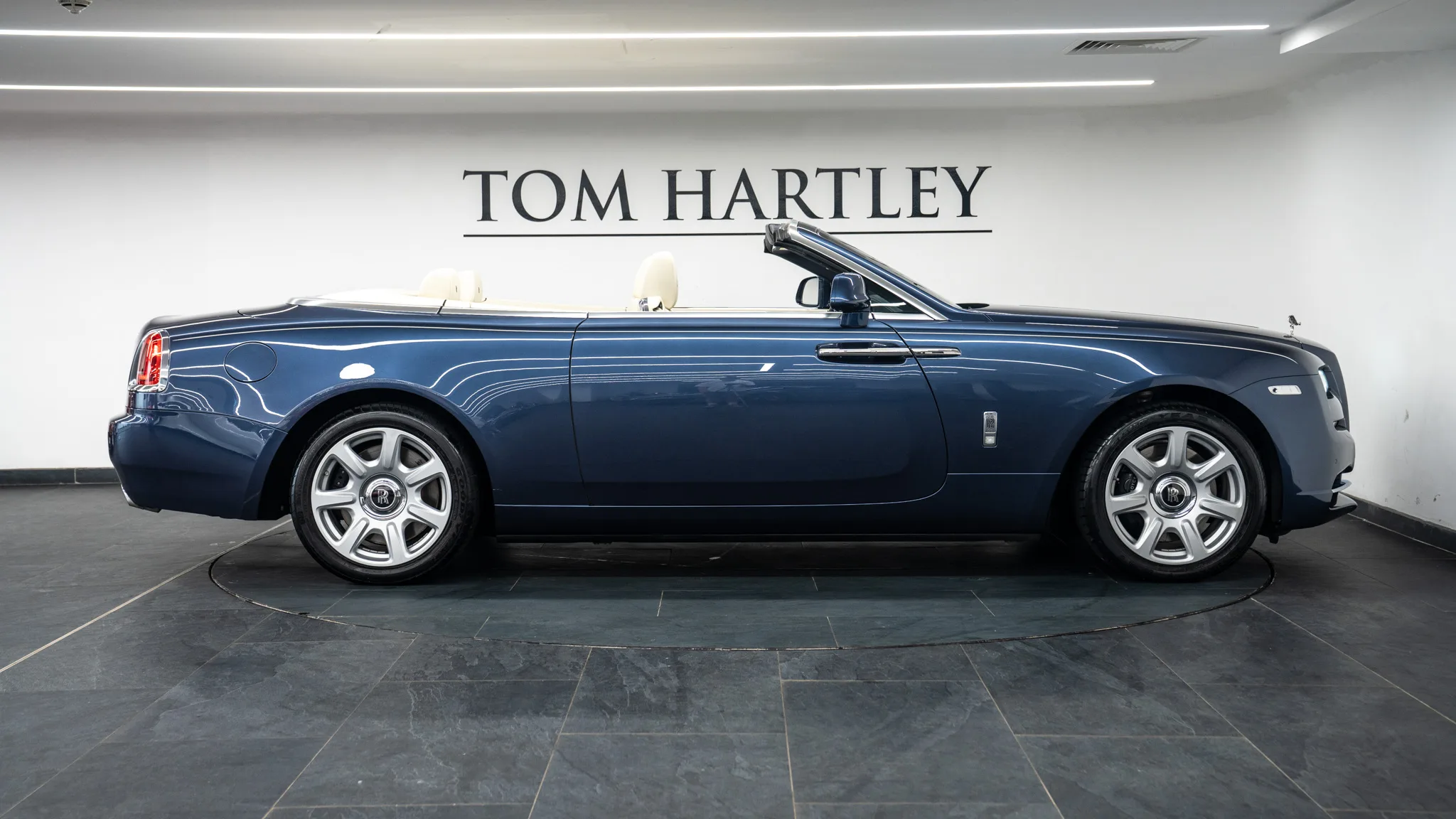 2017 Rolls-Royce Dawn, 8/30