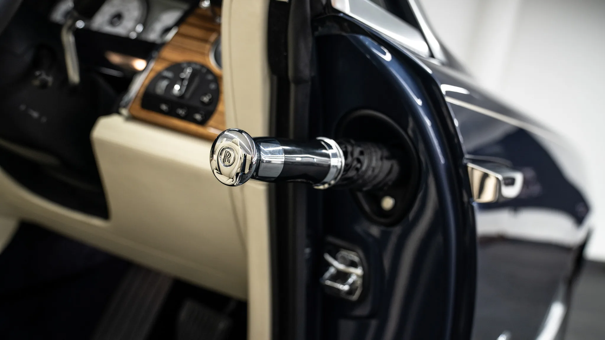 2017 Rolls-Royce Dawn, 28/30