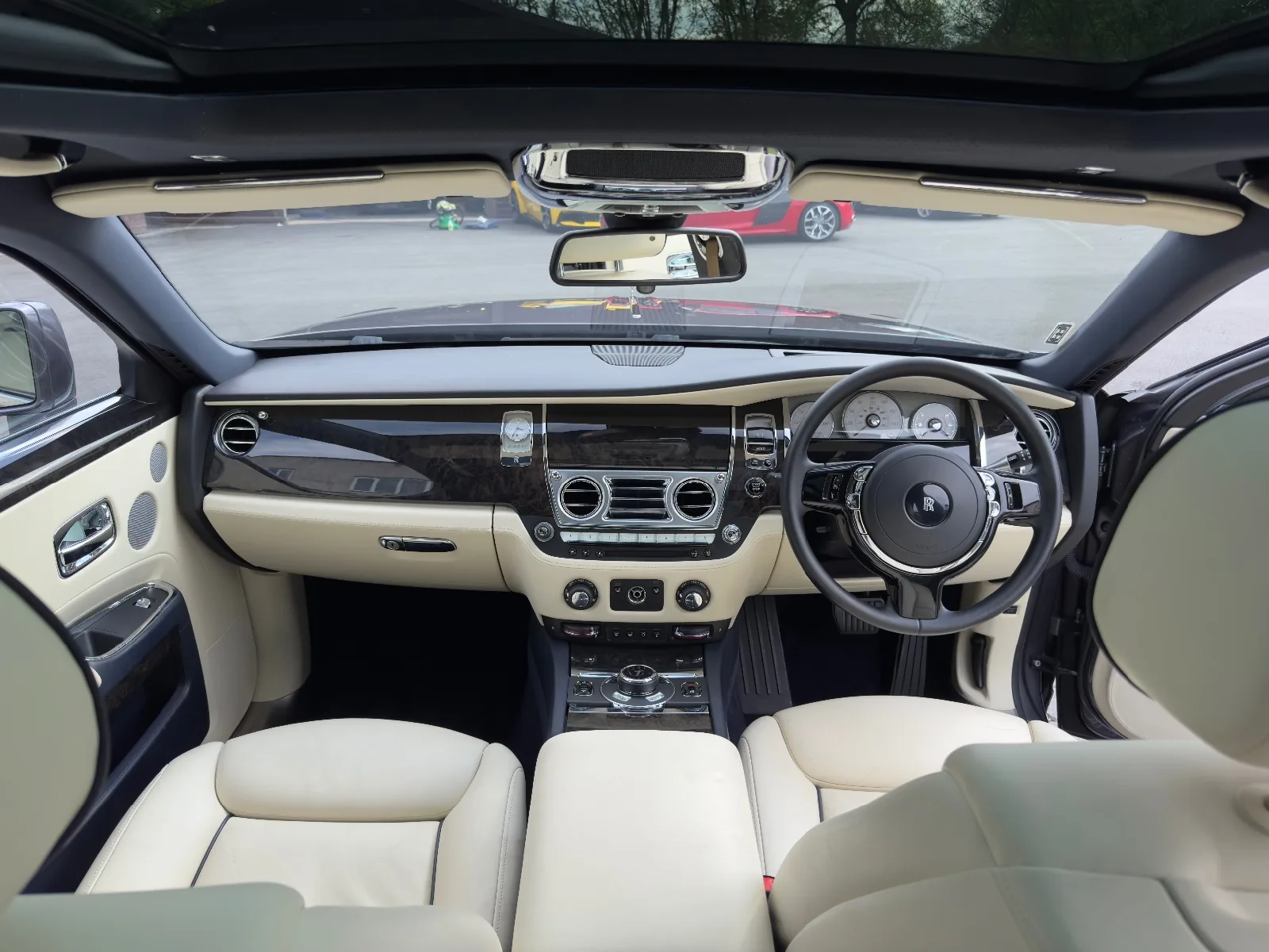 2017 Rolls-Royce Ghost Extended Series II, 29/30
