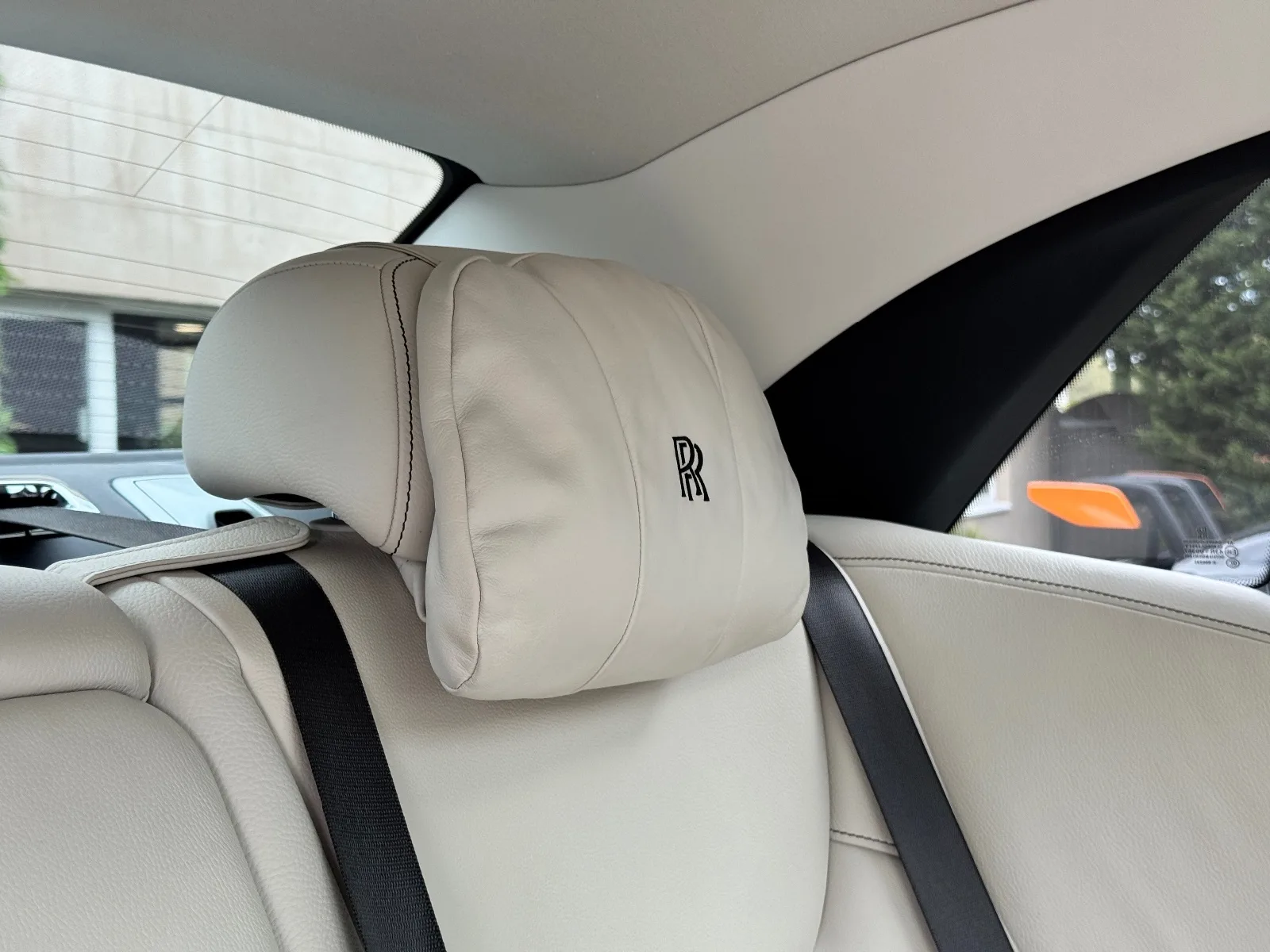 2017 Rolls-Royce Ghost Series II, 22/23