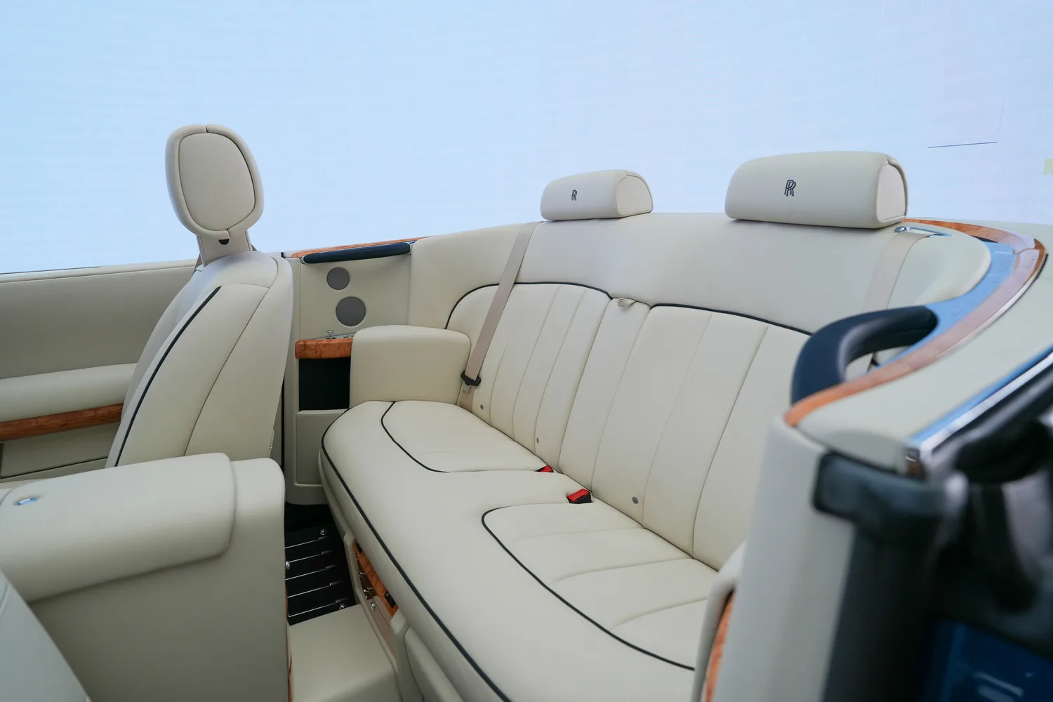 2017 Rolls-Royce Phantom Drophead Coupé, 10/16