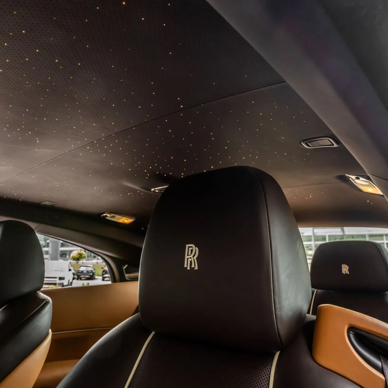 2017 Rolls-Royce Wraith angeboten von einem Fachhändler in Dubai, Vereinigte Arabische Emirate, Foto 16 von 22