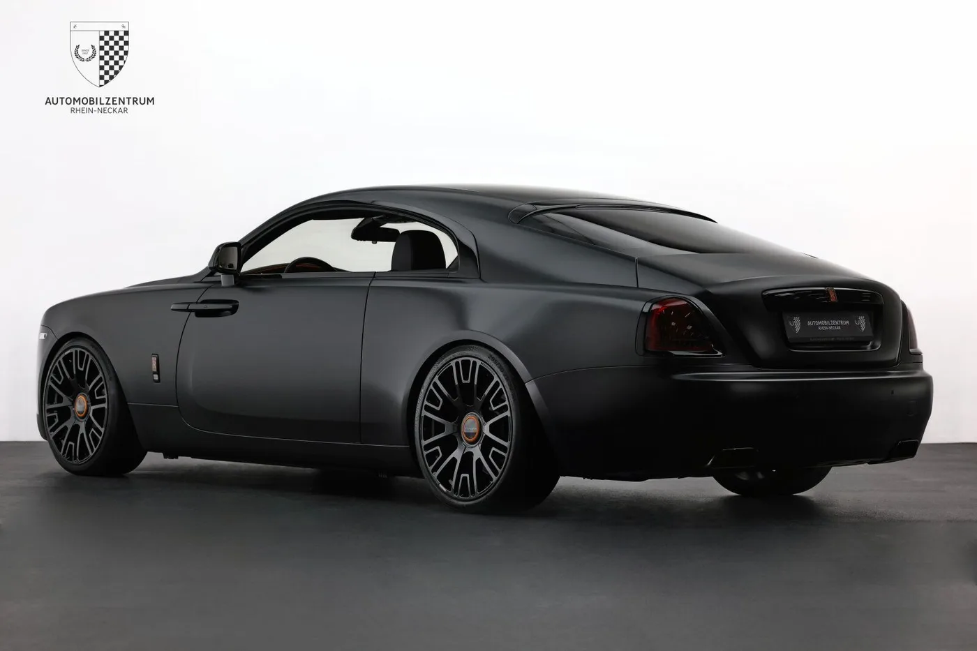 2017 Rolls-Royce Wraith Black Badge proposée par un spécialiste de la supercar à Viernheim, Allemagne, photo 5 sur 25