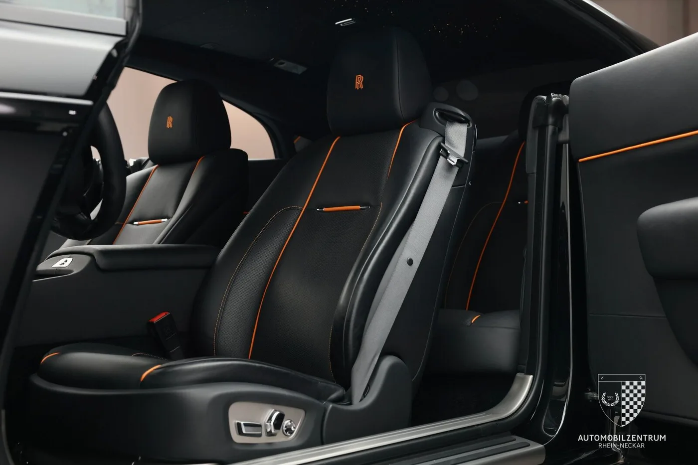 2017 Rolls-Royce Wraith Black Badge proposée par un spécialiste de la supercar à Viernheim, Allemagne, photo 13 sur 25