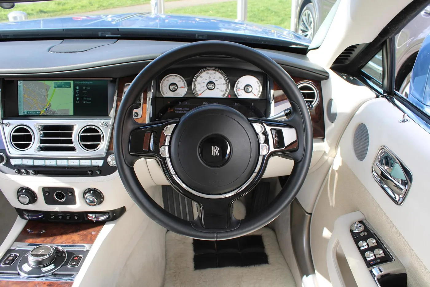 2017 Rolls-Royce Wraith offered by a franchised dealer group in Cheltenham, United Kingdom, photo 23 of 25