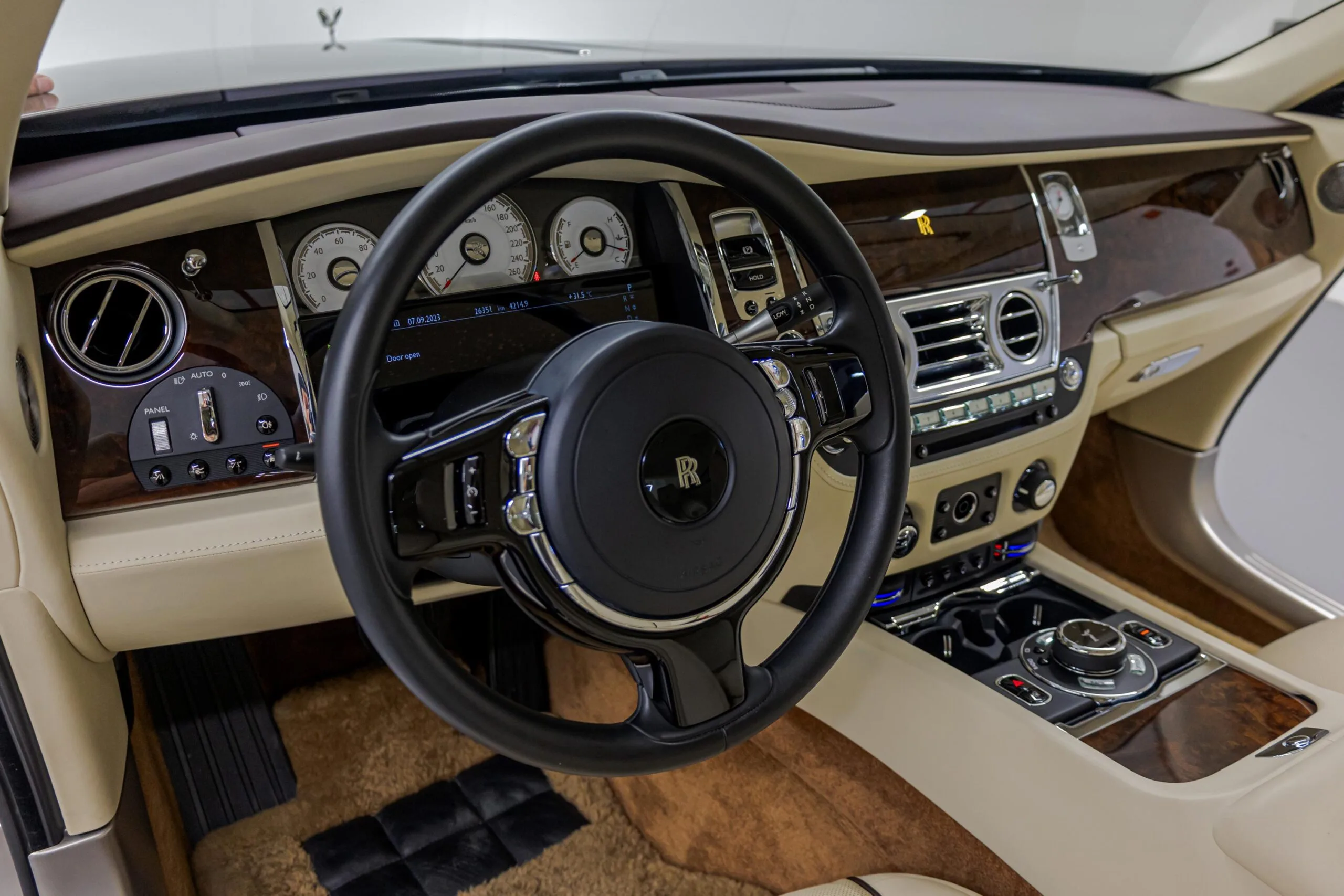 2017 Rolls-Royce Wraith, 12/24