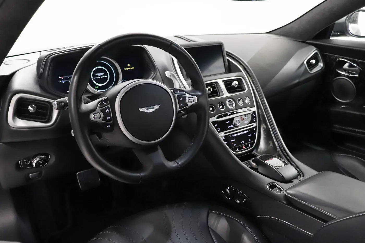 2018 Aston Martin DB11 V12 angeboten von einem Supersportwagenhändler in Zibido San Giacomo, Italien, Foto 9 von 25