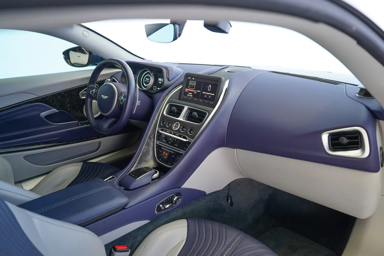 2018 Aston Martin DB11 V12, 12/15