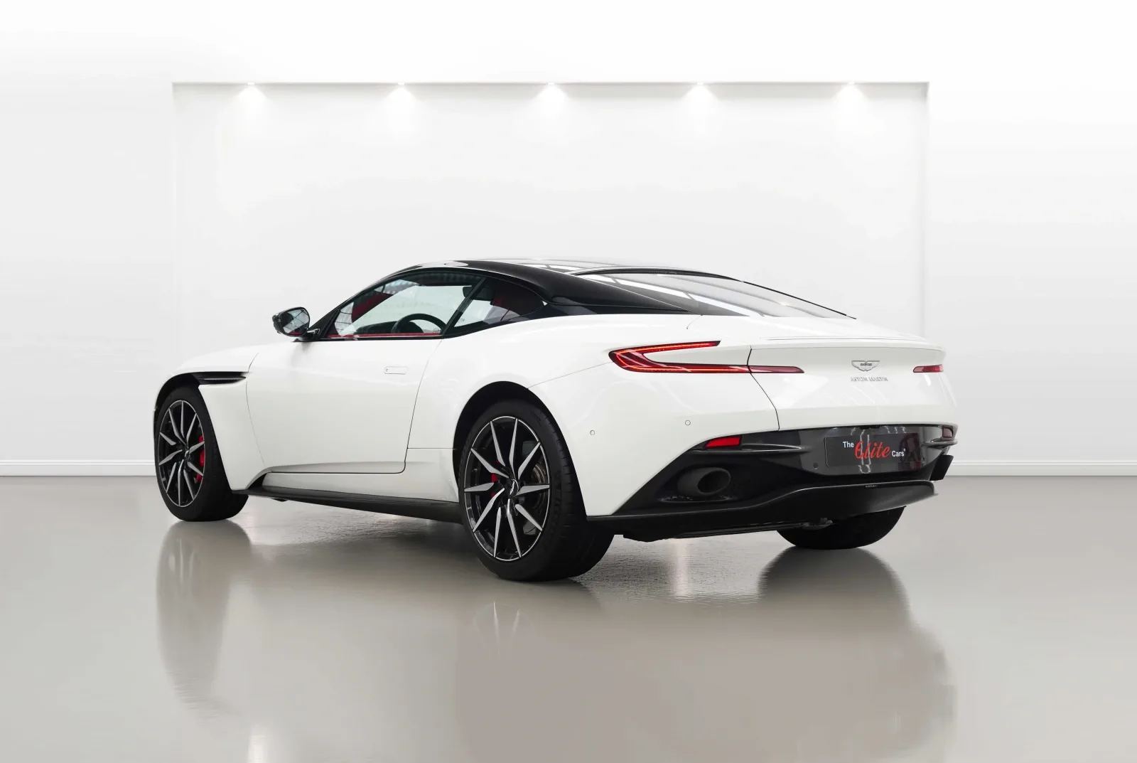 2018 Aston Martin DB11 V8, 4/16