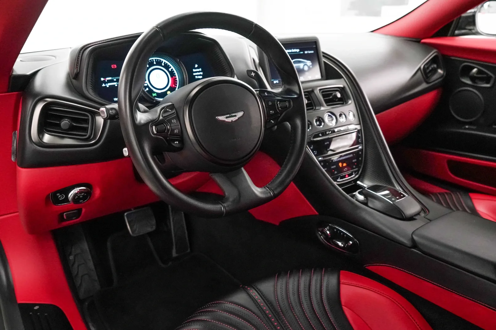 2018 Aston Martin DB11 V8, 8/16