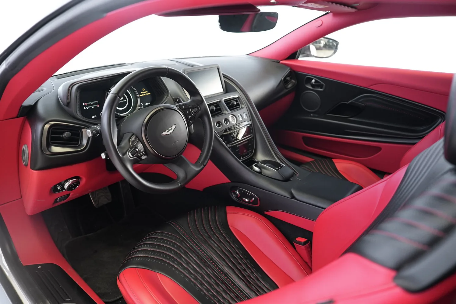 2018 Aston Martin DB11 V8, 7/15