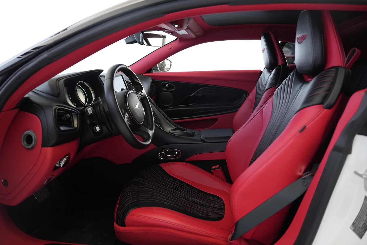 2018 Aston Martin DB11 V8, 8/15