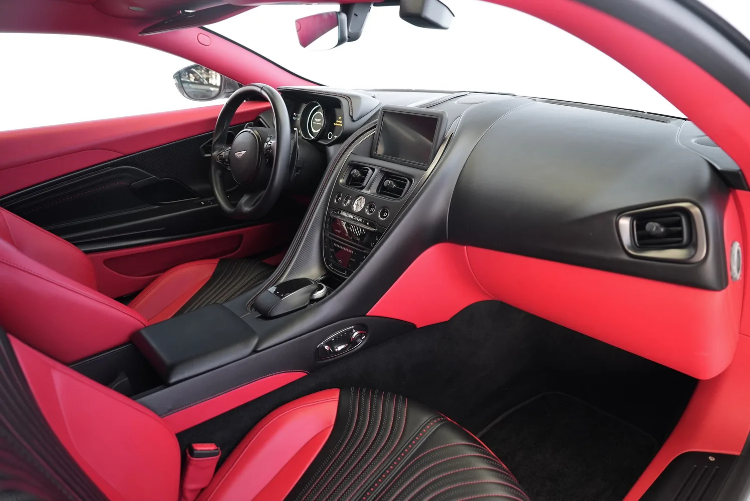 2018 Aston Martin DB11 V8, 9/15