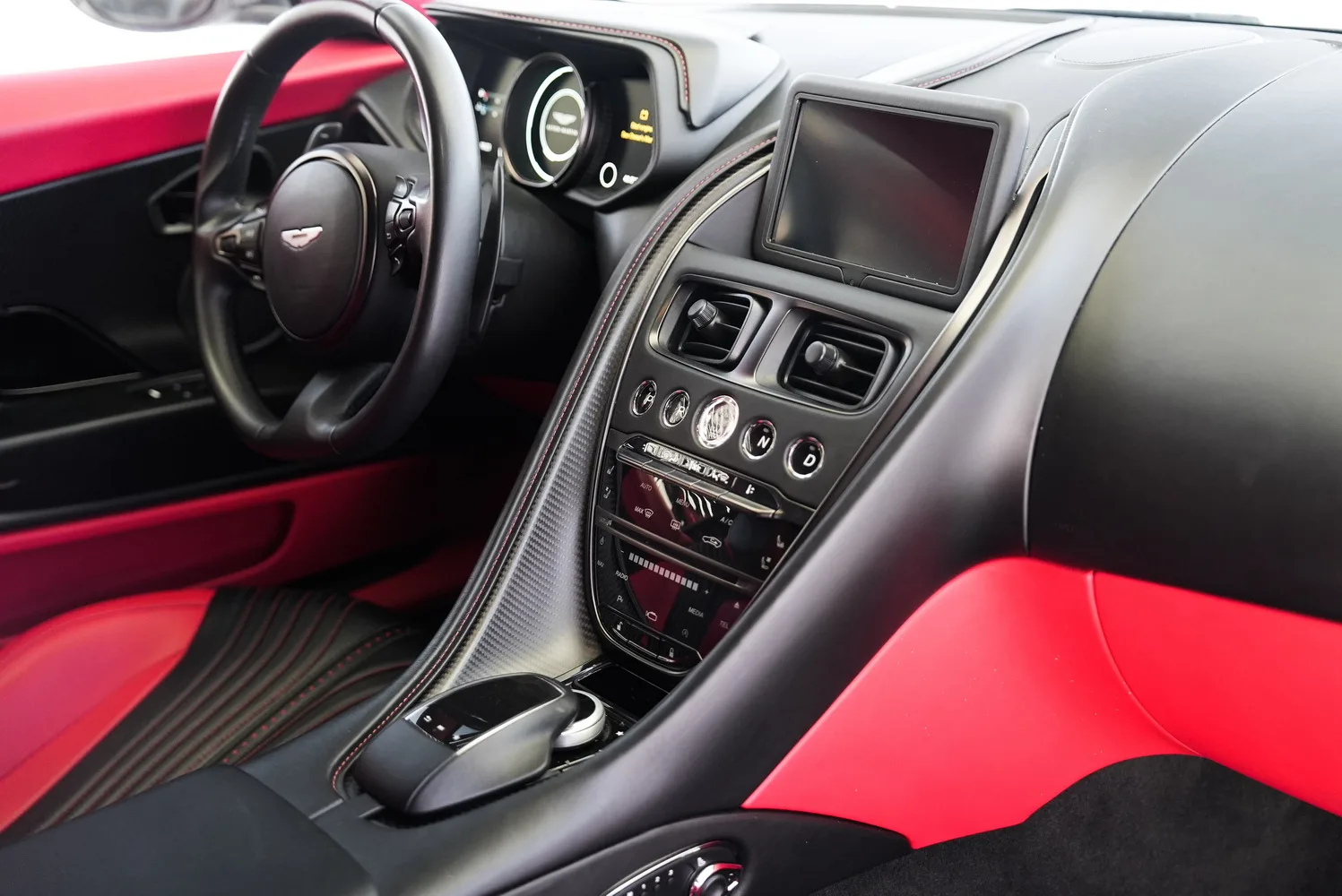 2018 Aston Martin DB11 V8, 10/15