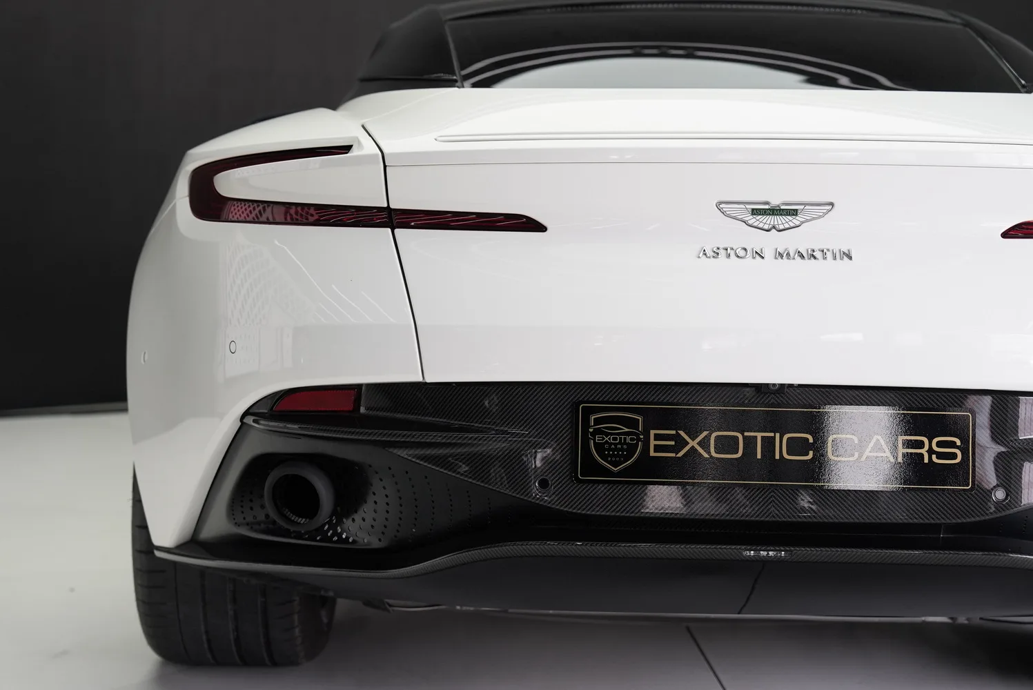 2018 Aston Martin DB11 V8, 14/15