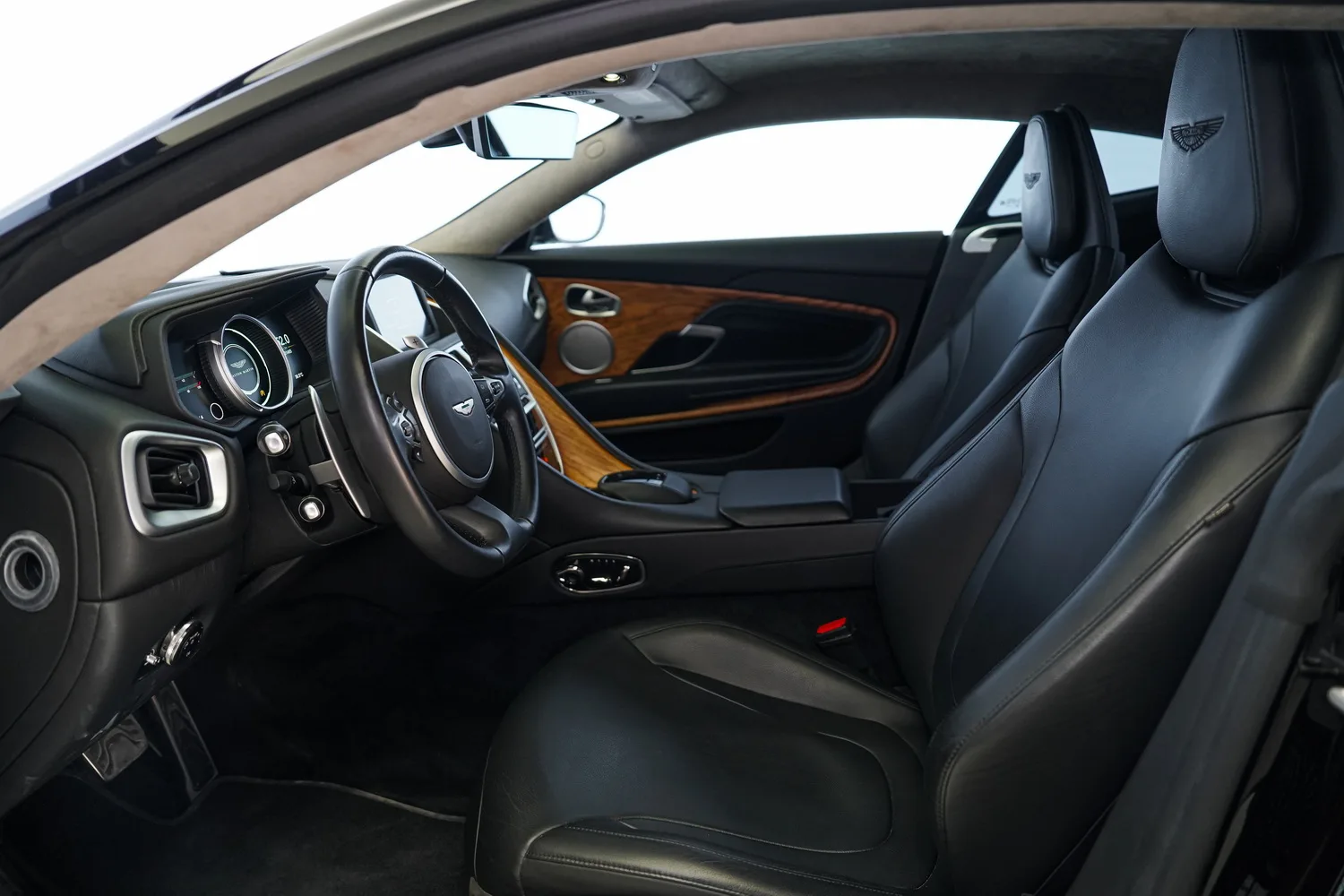 2018 Aston Martin DB11 V8, 8/14