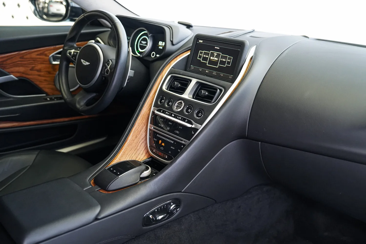 2018 Aston Martin DB11 V8, 14/14