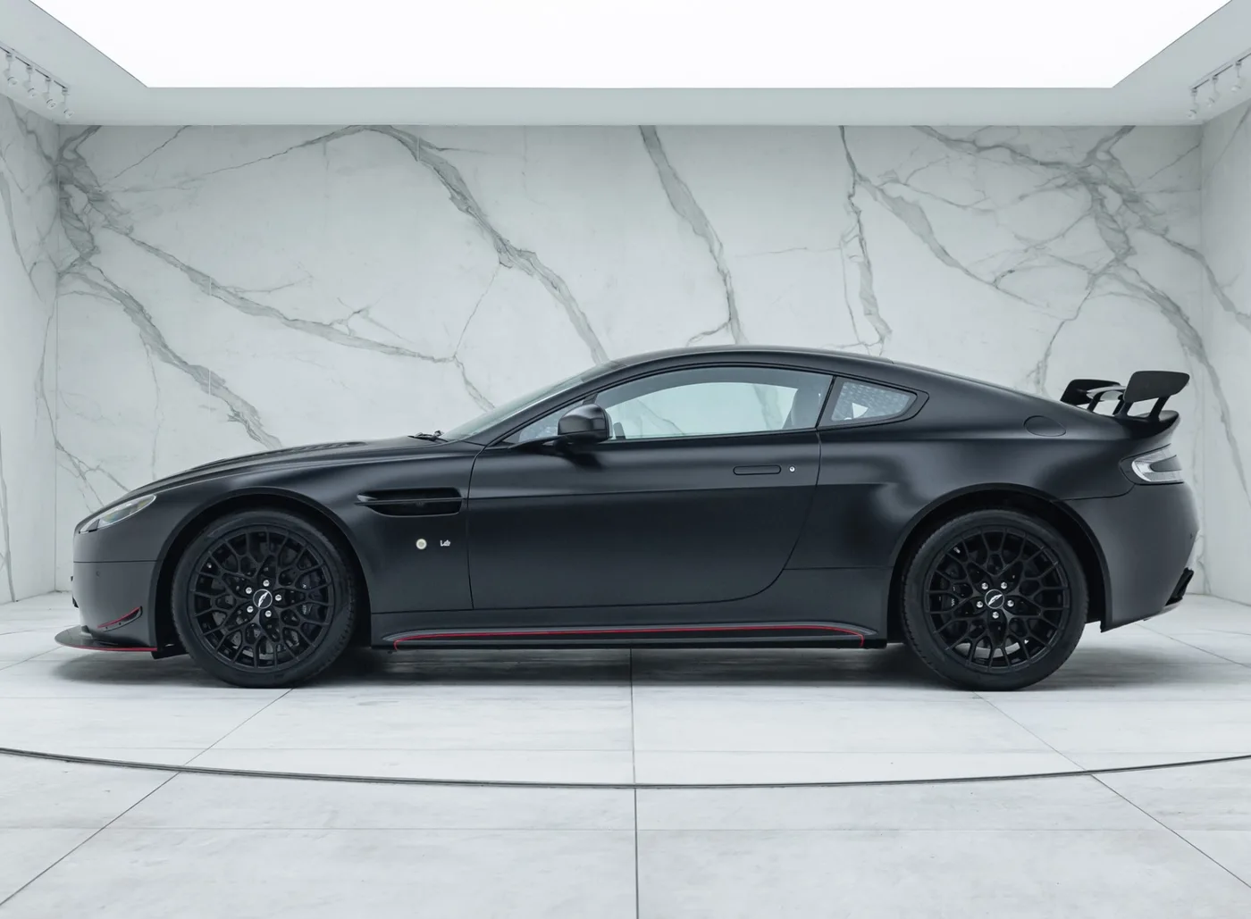 2018 Aston Martin V12 Vantage S offered by a specialist dealer in Banstead, United Kingdom, photo 8 of 15