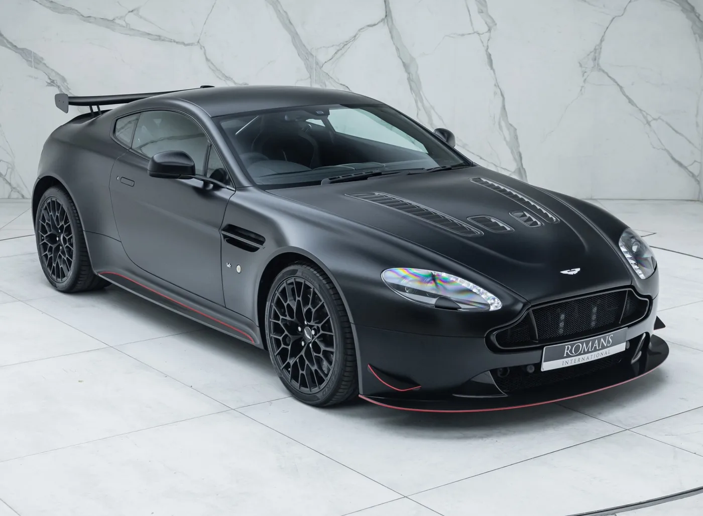 2018 Aston Martin V12 Vantage S offered by a specialist dealer in Banstead, United Kingdom, photo 11 of 15