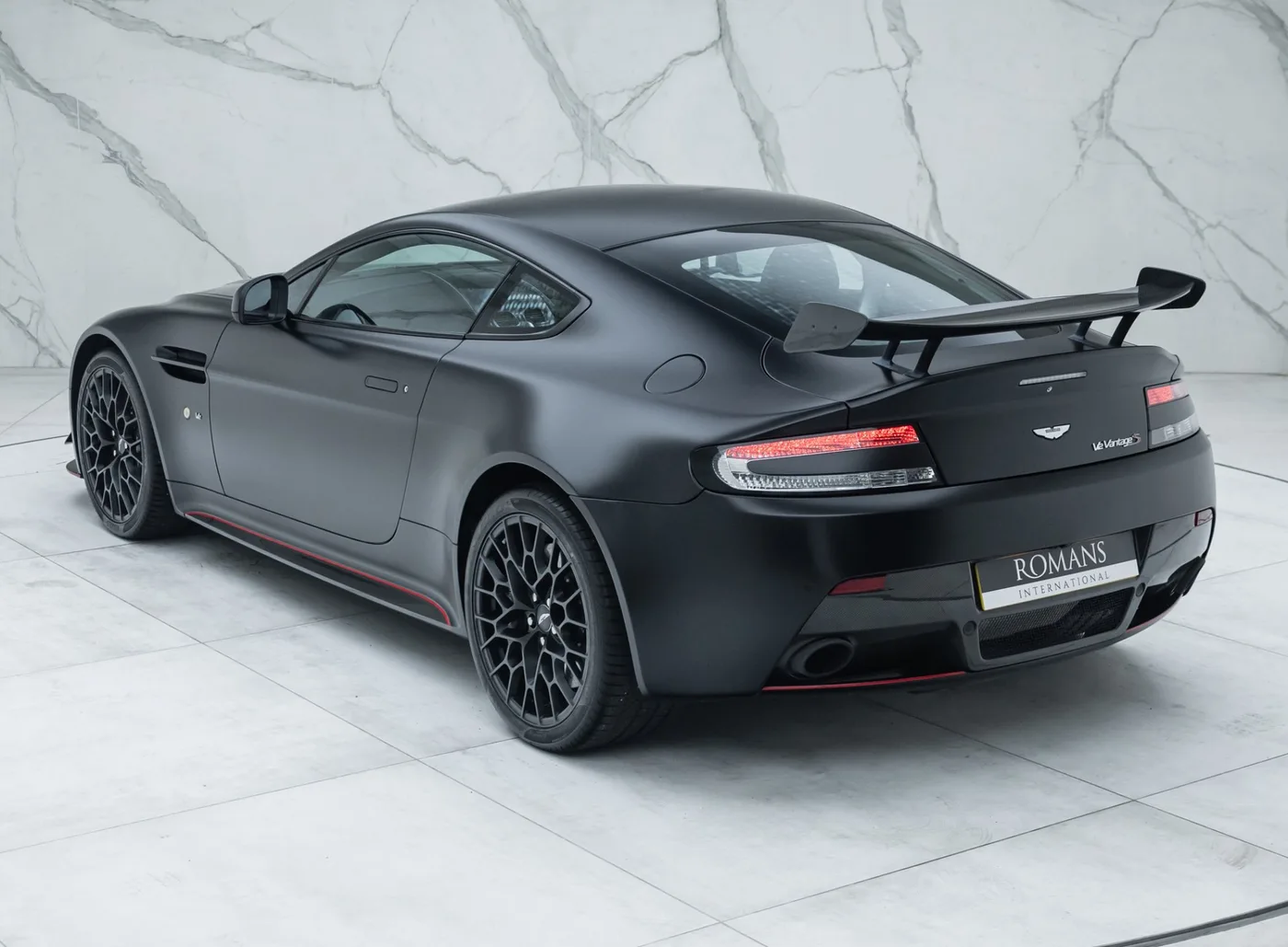 2018 Aston Martin V12 Vantage S offered by a specialist dealer in Banstead, United Kingdom, photo 12 of 15