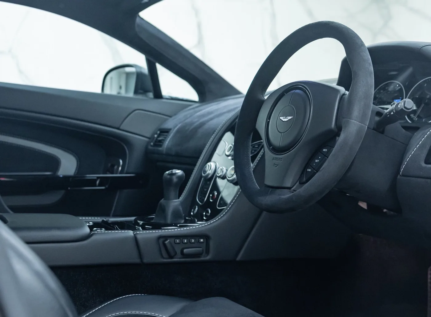 2018 Aston Martin V12 Vantage S offered by a specialist dealer in Banstead, United Kingdom, photo 14 of 15