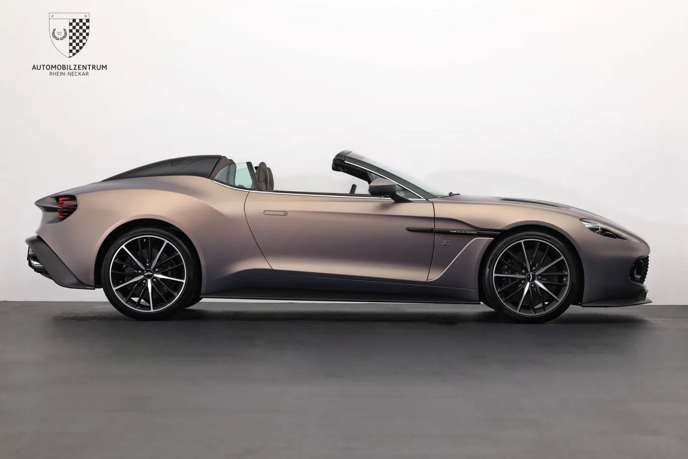 2018 Aston Martin Vanquish Zagato Speedster offered by a supercar dealer in Viernheim, Germany, photo 11 of 25