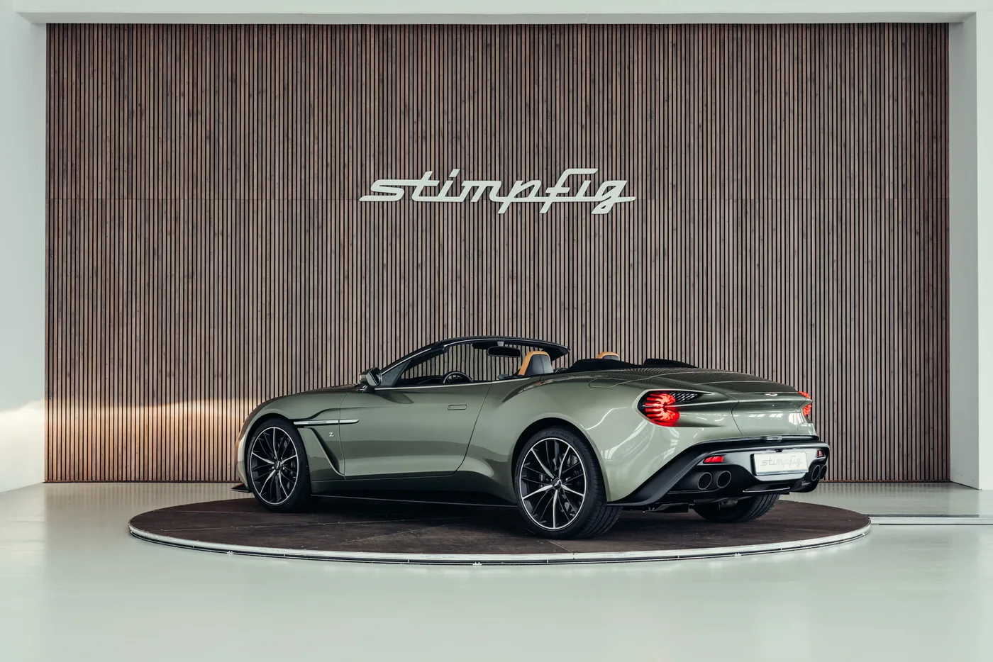 2018 Aston Martin Vanquish Zagato Volante offered by a collector car specialist in Stuttgart, Germany, photo 3 of 25