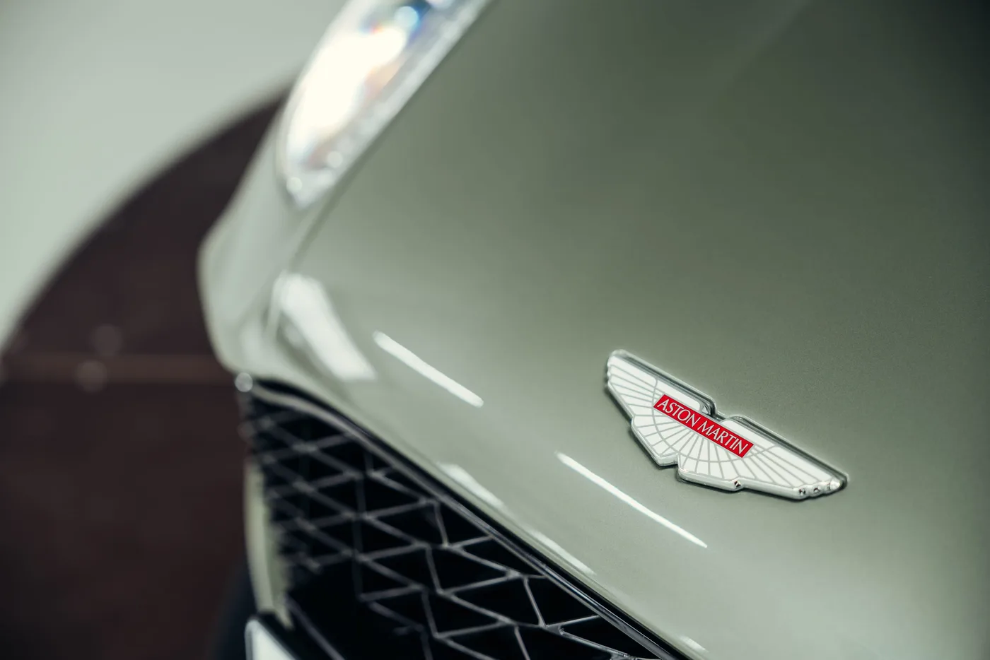 2018 Aston Martin Vanquish Zagato Volante offered by a collector car specialist in Stuttgart, Germany, photo 9 of 25