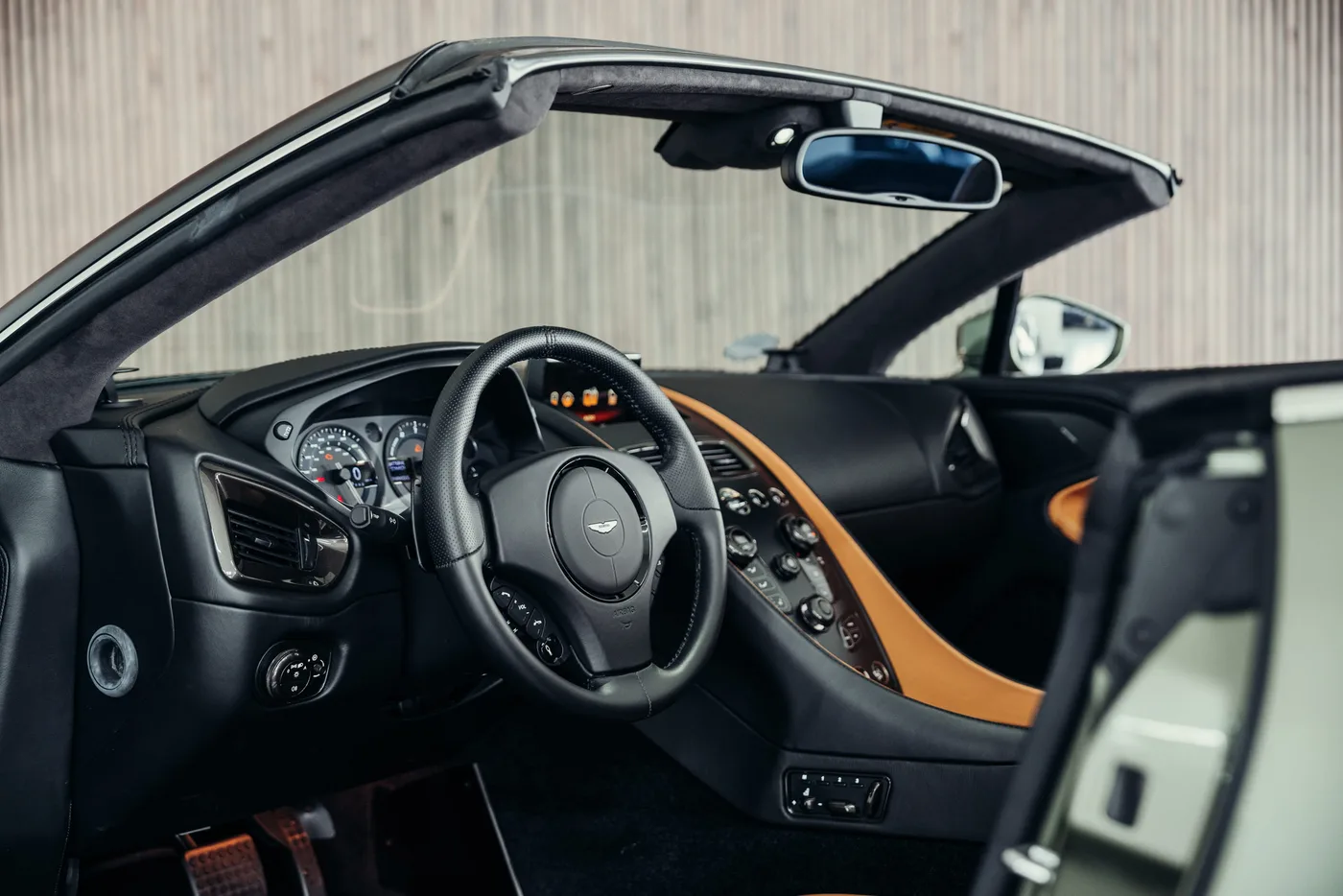 2018 Aston Martin Vanquish Zagato Volante offered by a collector car specialist in Stuttgart, Germany, photo 24 of 25