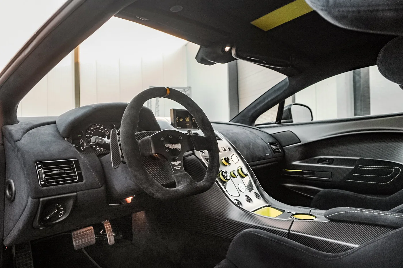 2018 Aston Martin Vantage AMR Pro angeboten von einem Supersportwagenhändler in Woerden, Niederlande, Foto 3 von 25