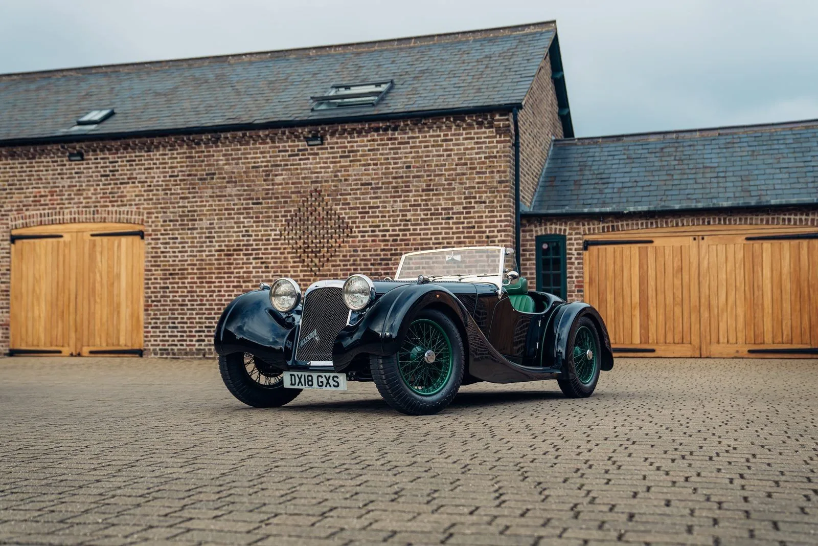 2018 Atalanta Sports Two-Seater proposée par un concessionnaire spécialisé à Chorleywood, Royaume-Uni, photo principale