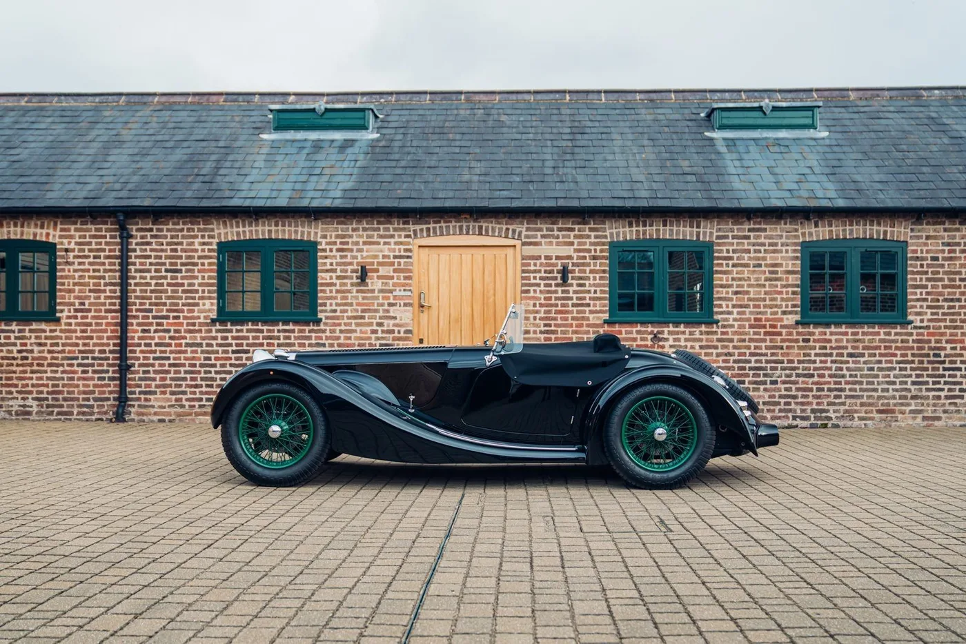 2018 Atalanta Sports Two-Seater offered by a specialist dealer in Chorleywood, United Kingdom, photo 2 of 15