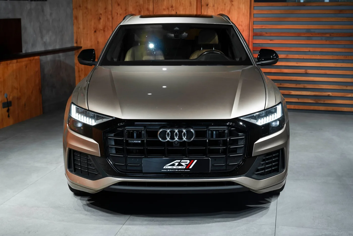 2018 Audi Q8 proposée par un concessionnaire spécialisé à Bratislava, Slovaquie, photo 2 sur 20