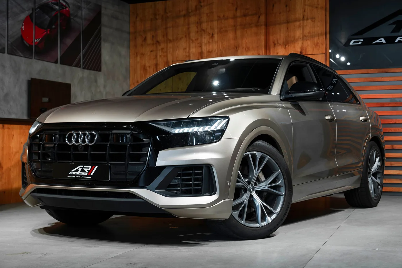 2018 Audi Q8 proposée par un concessionnaire spécialisé à Bratislava, Slovaquie, photo 3 sur 20